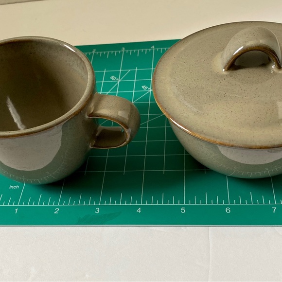 Creamer Pitcher & Sugar Bowl with lid - Picture 3 of 3